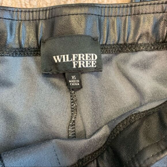 Aritzia Wilfred free black faux leather vegan stretchy leggings size extra small - Picture 3 of 9